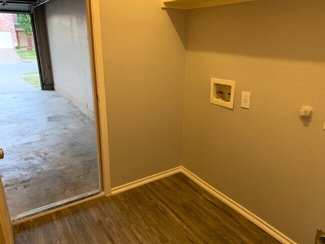 Photo - 1600 Jester Ct