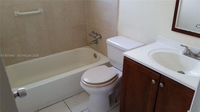 807 SW 5th Ct Unidad back