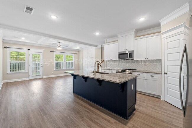 Photo - 301 Sumac Trail