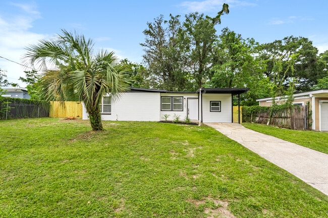 1387 Griflet Rd