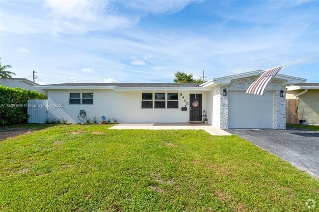 Building Photo - 8440 NW 11th Ct Rental