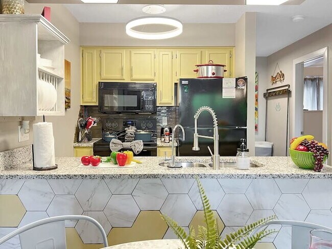 Adorable Furnished Condo Near Silver Dollar City