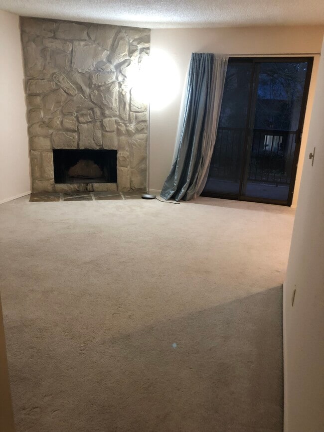 sala de estar - 12515 NE 145th Pl Unidad Condo D123