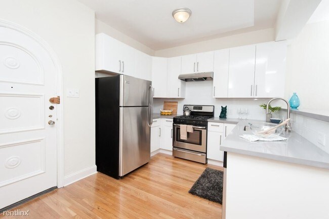 Photo - 1801 Gough St