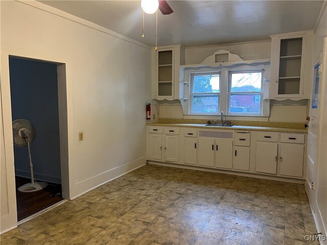 Photo - 85 Bartlett St