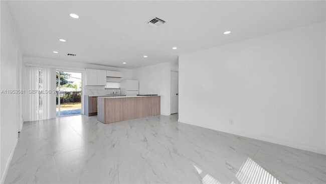 Photo - 4285 SW 48th Ct