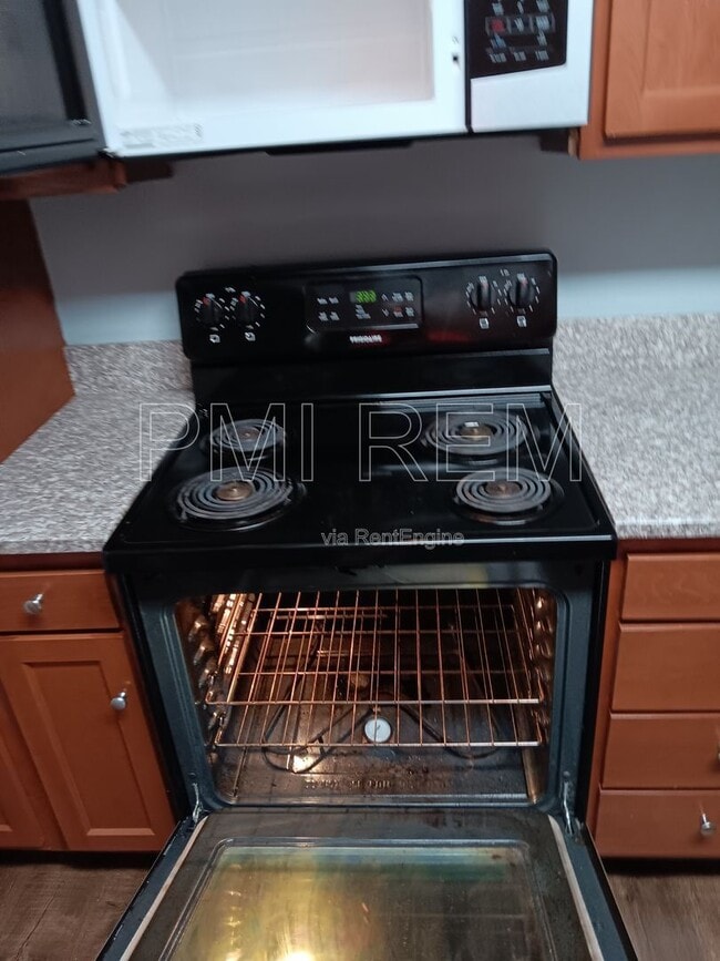 Photo - 16025 Van Aken Blvd Unit 206