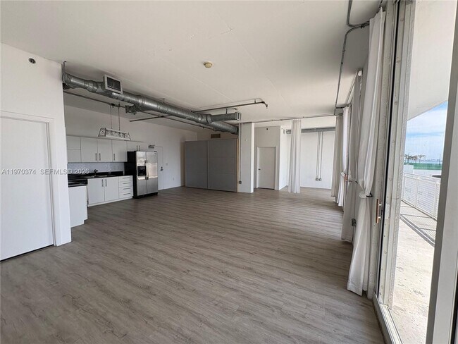 Photo - 444 NE 30th St Unidad 906