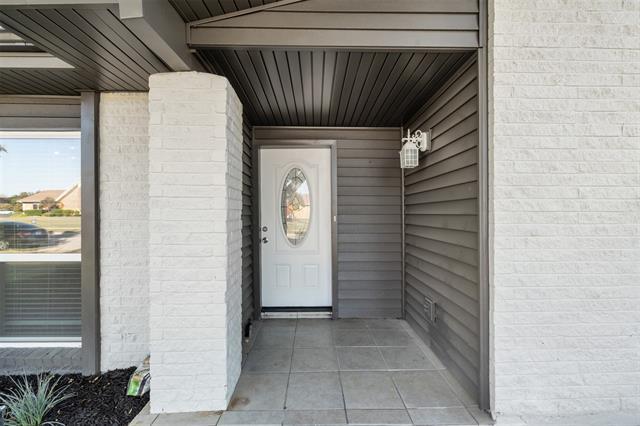 Photo - 2008 E Peters Colony Rd