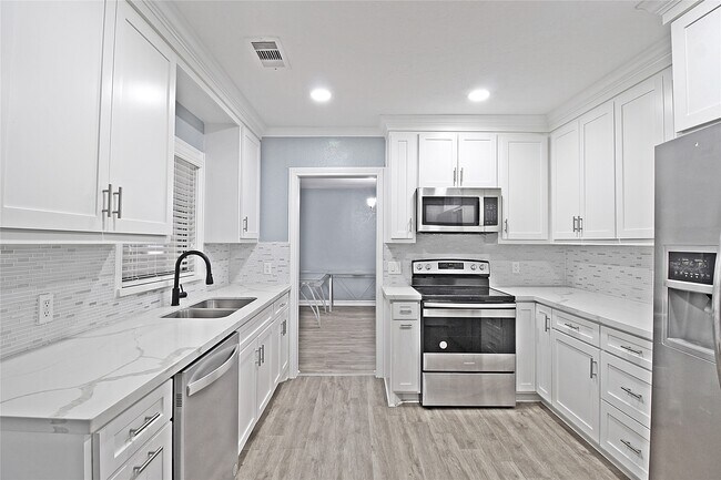 Photo - 7509 Elm St