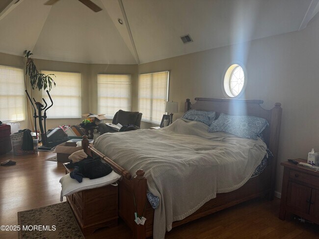 Photo - 1709 Maple St