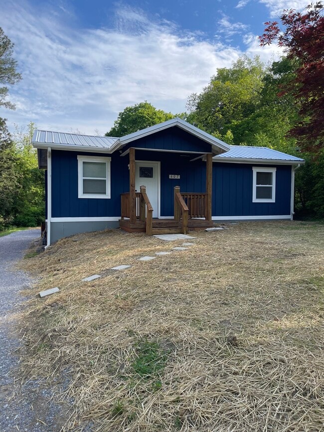 Building Photo - 607 Rental