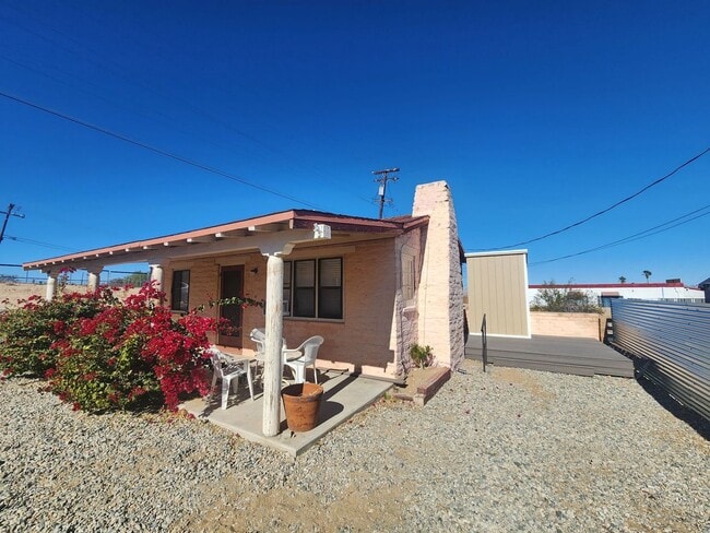 Building Photo - Charming One Bedroom Cottage COMING THIS A... Rental