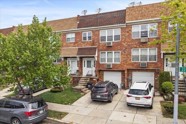 Building Photo - 56-25-56226 226th St Unit 3rd Floor