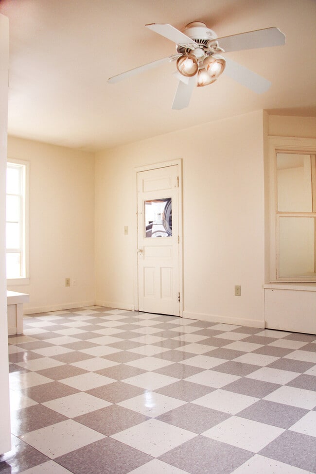 Building Photo - 122 North St Unit APT B
