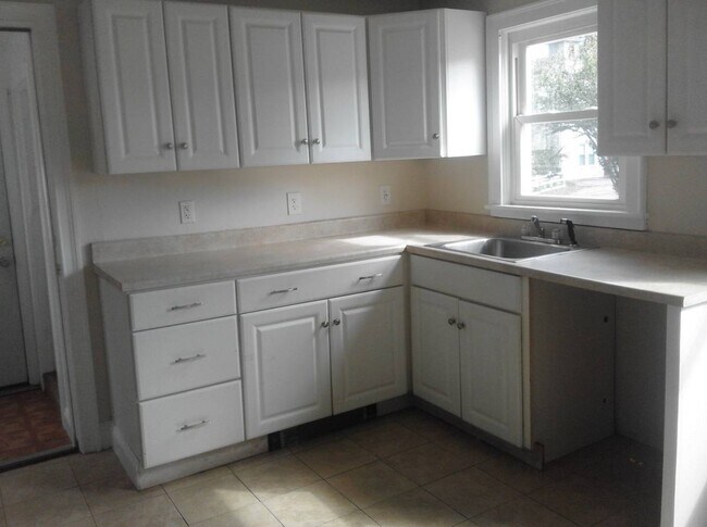 Photo - 184 Thames St