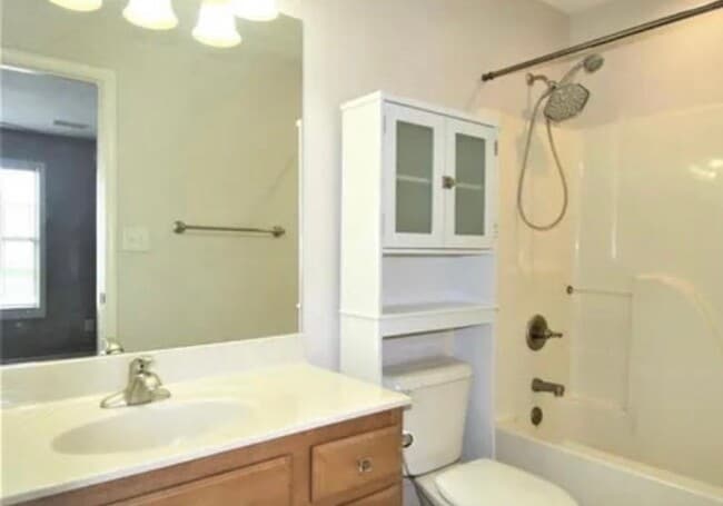 Photo - 428 Greathouse Dr