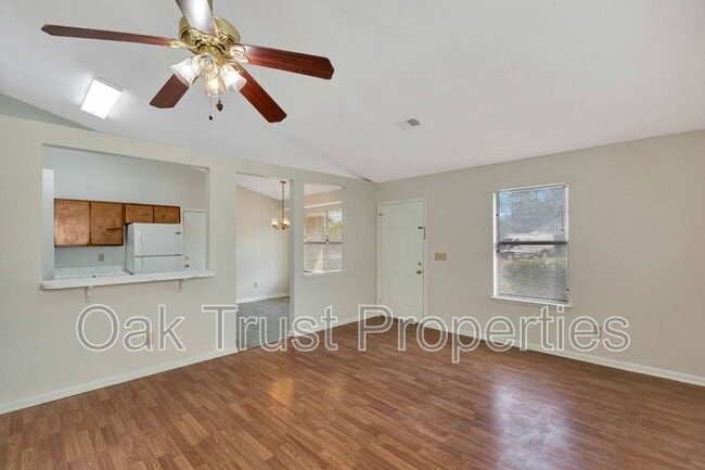 Photo - 155 Manchester Rd