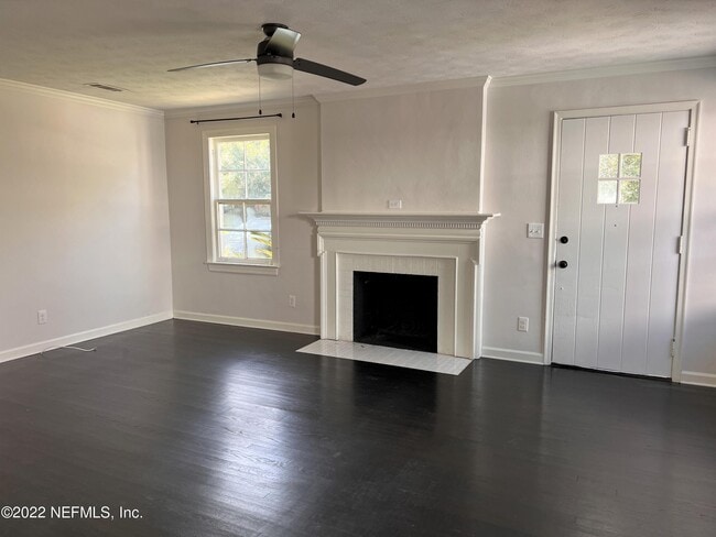 Photo - 4743 Kerle St