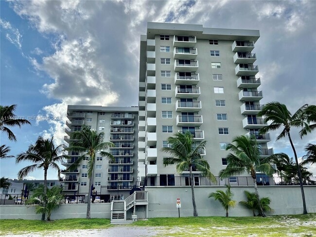 Photo - 9273 Collins Ave Unit 507