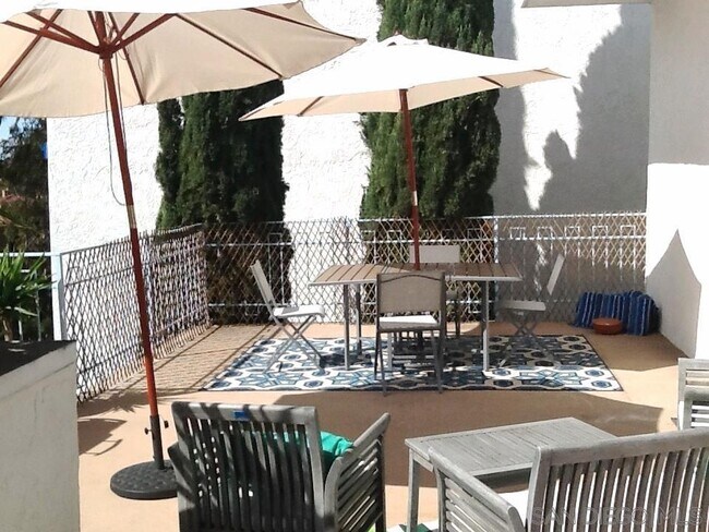 8320 Regents Rd Unit 2P  