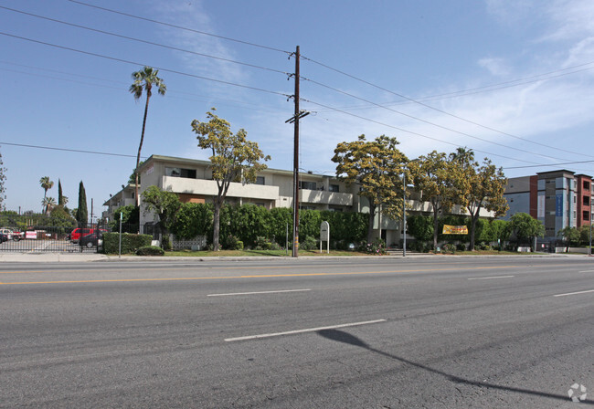 Building Photo - Park Manor Apartments