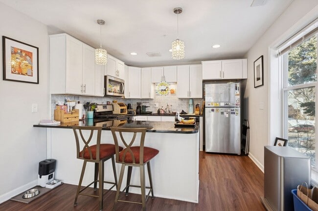 Photo - 2449 Lyndale Ave S Unit 3