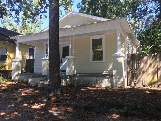 Three Bedroom Single Family Home - Three Bedroom Single Family Home