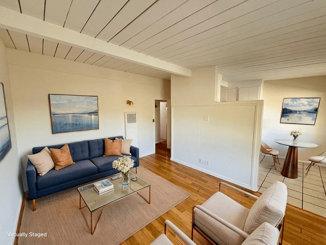 Photo - 11842 Venice Blvd