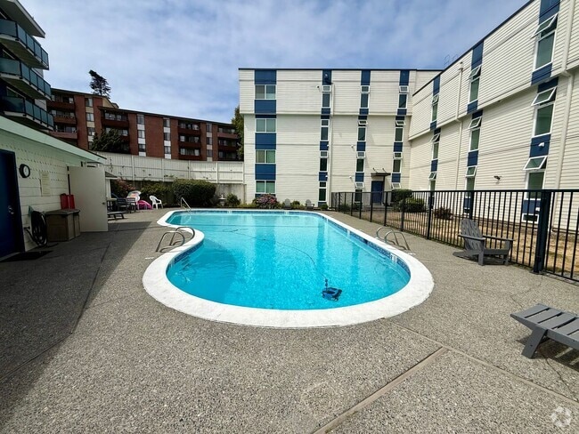 Building Photo - Windy Hills Condominium - Magnolia Unit 201