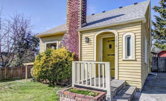 Building Photo - Baran (2018 11th St.) Unit A