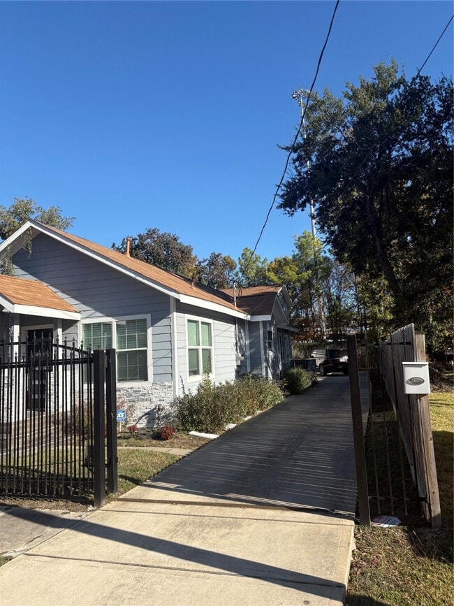 Photo - 3021 Gray St