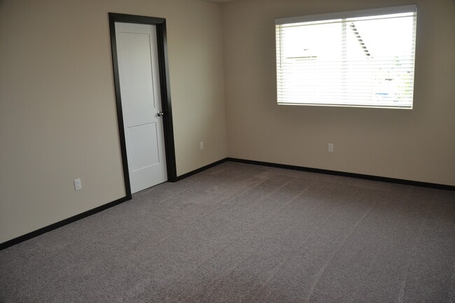 Photo - 3372 Inverness St