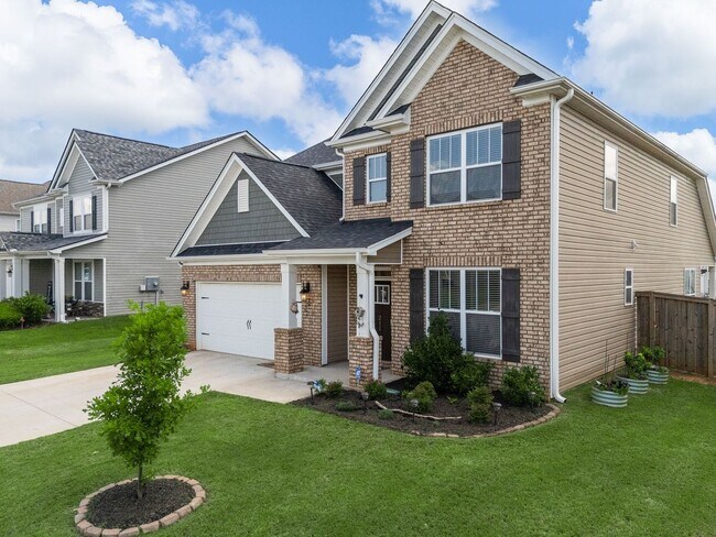 Photo - Premier Greenville Living: Stunning 4 Bed (Master on the Main), 3.5 Bath Home, NO APPLICATION FEE...