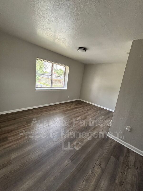 Photo - 112 3rd St Unit E