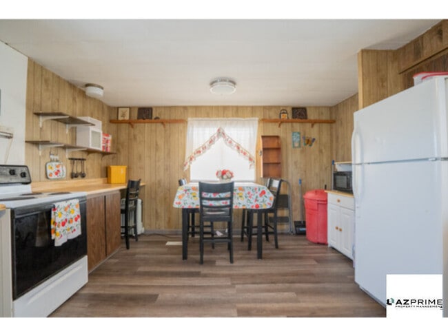 Photo - Escape to Comfort in this Stylish 2/1 Maye...