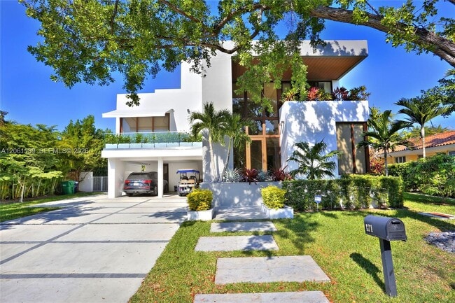 Building Photo - 121 Buttonwood Dr