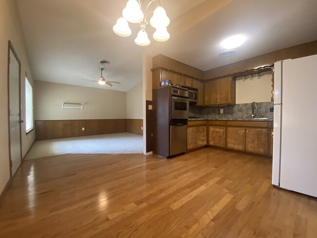Photo - 1525 Cherry Stone St
