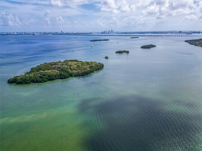 Photo - 880 NE 69th St Unidad 10R