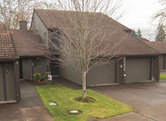 Building Photo - Spacious 2 BD Condo in Vancouver Community