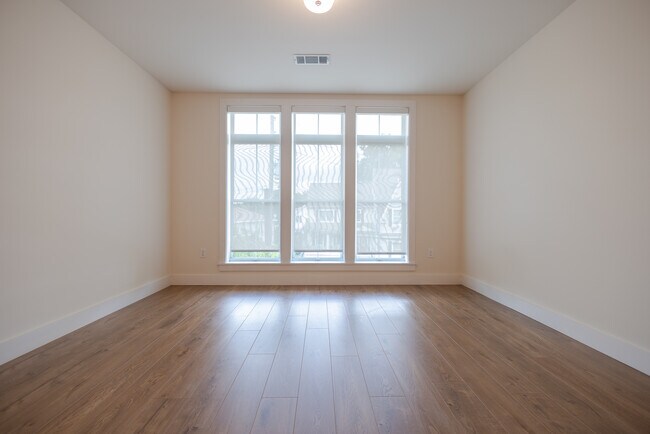 Photo - 308 Columbus Ave