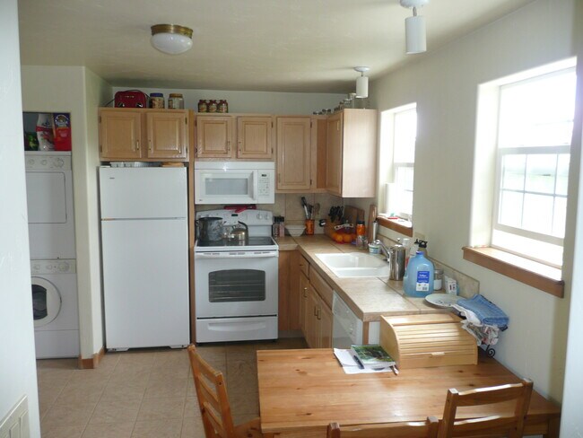 Photo - 127 Haystacker Dr Unidad Lockoff