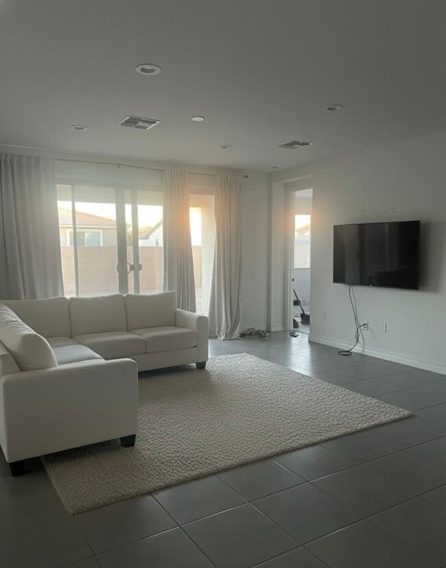 Photo - 2044 E Prairie Dog Dr