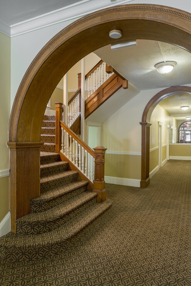 Chandler Hall - Chandler Hall Apartments