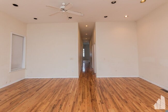 Photo - 2454 N Southport Ave Unit 1f