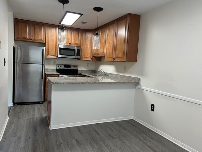 Photo - 1006 Holly Walk