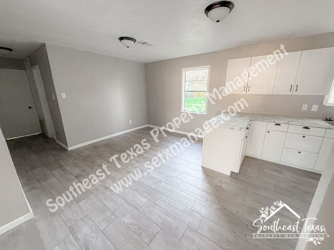 Photo - 620 Smelker Ave