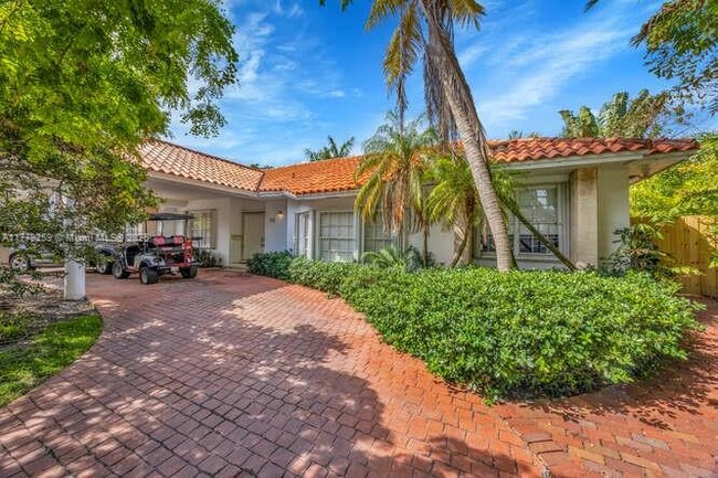 Photo - 720 N Mashta Dr House