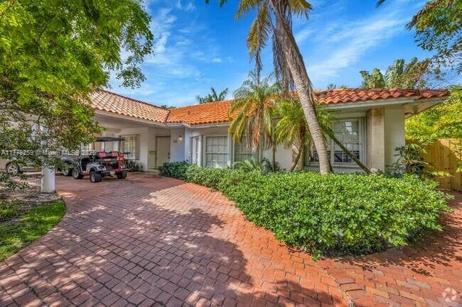 Building Photo - 720 N Mashta Dr Rental
