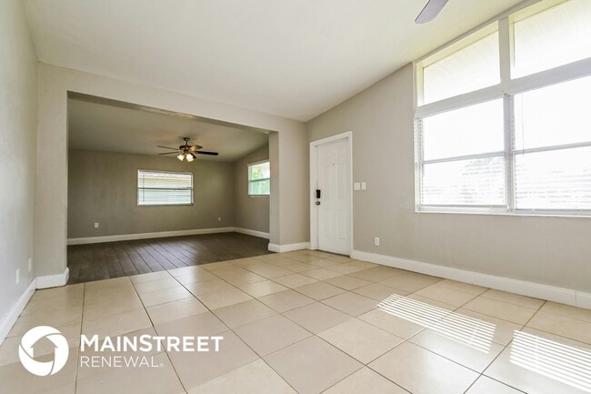 Photo - 3521 Schwalbe Dr